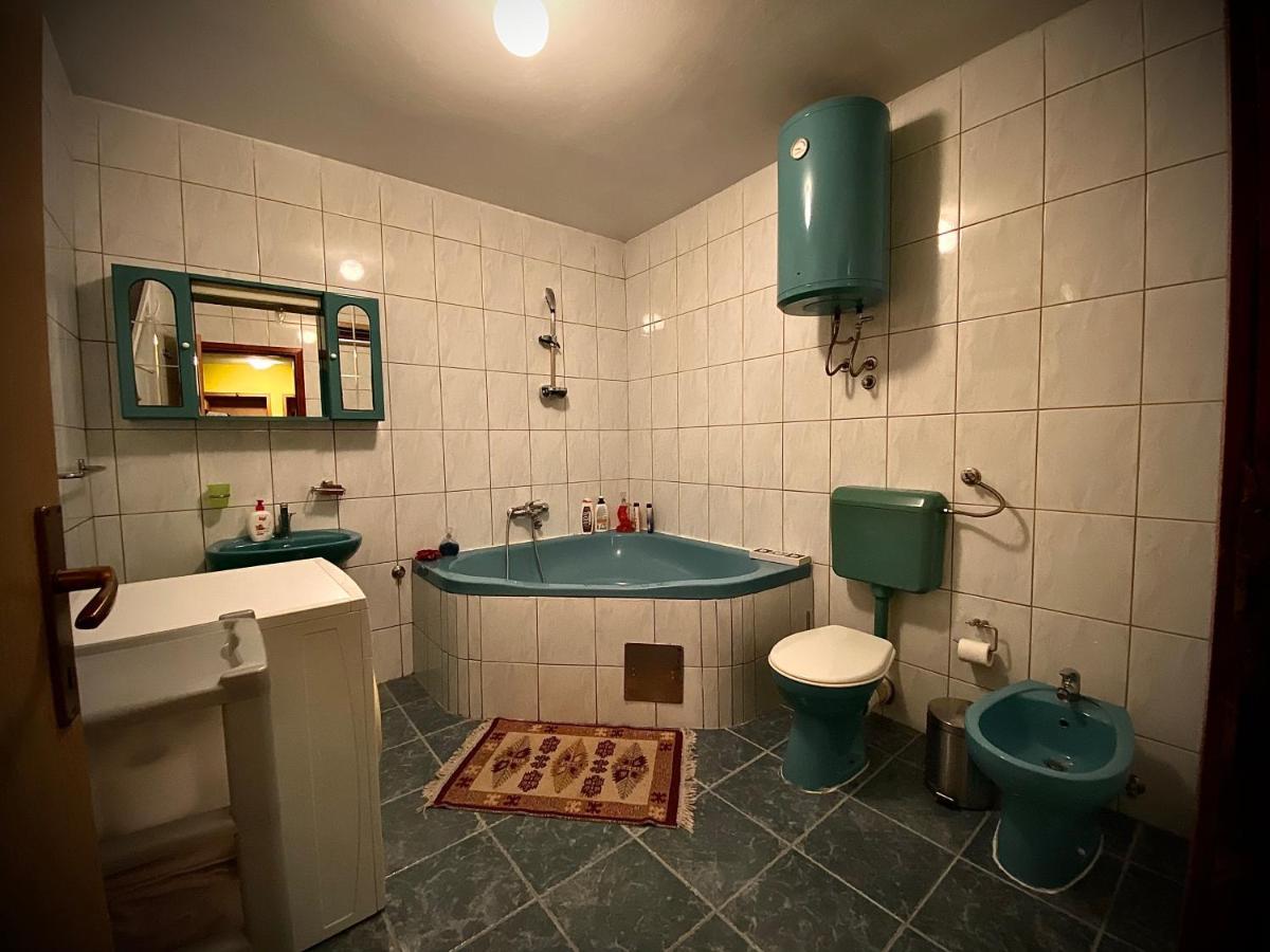 Hostel Backpackers Mostar Esterno foto